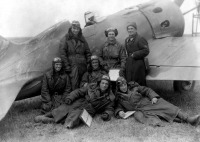 Авиация - Н.Ф. Клепиков и группа лётчиков у истребителя И-16
