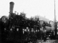 Железная дорога (поезда, паровозы, локомотивы, вагоны) - Работники депо Аткарск и паровоз Од-759.