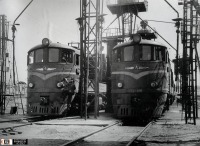 Железная дорога (поезда, паровозы, локомотивы, вагоны) - Тепловозы ТЭ3-106 и ТЭ3-105 на ПТО в локомотивном депо Орск.