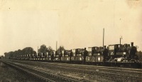 Железная дорога (поезда, паровозы, локомотивы, вагоны) - Эшелон с узкоколейными паровозами Гр для СССР.