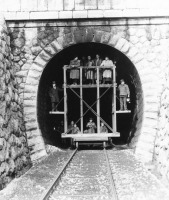 Железная дорога (поезда, паровозы, локомотивы, вагоны) - Передвижные подмости для ремонта и осмотра тоннеля
