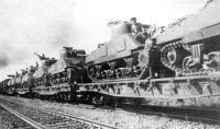Железная дорога (поезда, паровозы, локомотивы, вагоны) - Эшелон  из Архангельска с американскими танками  поступившими по ленд-лизу