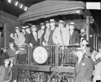 Железная дорога (поезда, паровозы, локомотивы, вагоны) - Пассажиры на смотровой площадке вагона,станция Дирборн,Чикаго,США