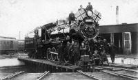 Железная дорога (поезда, паровозы, локомотивы, вагоны) - Паровоз 2045 на поворотном круге