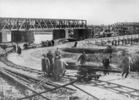 Железная дорога (поезда, паровозы, локомотивы, вагоны) - Восстановление железнодорожного моста через реку Дунаец