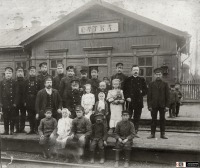 Железная дорога (поезда, паровозы, локомотивы, вагоны) - Памятное фото на ст.Сатка,Челябинская область