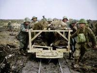Железная дорога (поезда, паровозы, локомотивы, вагоны) - Эвакуация раненых британских солдат по узкоколейной ж.д.