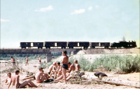 Железная дорога (поезда, паровозы, локомотивы, вагоны) - Поезд и пляж