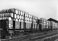 Железная дорога (поезда, паровозы, локомотивы, вагоны) - Эшелон с пивными бочками