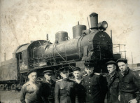 Железная дорога (поезда, паровозы, локомотивы, вагоны) - Паровозники депо Чреповец у паровоза Эм722-09