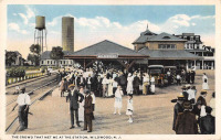 Железная дорога (поезда, паровозы, локомотивы, вагоны) - На железнодорожном вокзале Уайлдвуд в Нью-Джерси