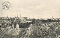 Железная дорога (поезда, паровозы, локомотивы, вагоны) - Железнодорожный переезд в Крю с видом на север, Чешир