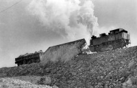 Железная дорога (поезда, паровозы, локомотивы, вагоны) - Танк-паровоз 9П-95 с думпкарами на отвале