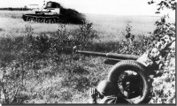 Войны (боевые действия) - Танки Т-34 раннего выпуска (сварная башня, топливные баки укреплены на корпусе)