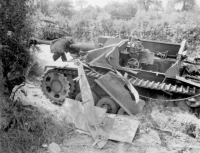 Войны (боевые действия) - Взорванное штурмовое орудие StuG III