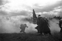 Войны (боевые действия) - Атака советской пехоты. 1944 г.