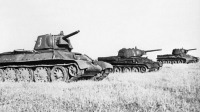 Войны (боевые действия) - Танки Т-34 5-й гвардейской танковой армии перед атакой. Воронежский фронт, 12 июля 1943 года