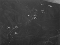 Войны (боевые действия) - Американские бомбардировщики В-17 в небе над Италией.