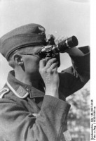Войны (боевые действия) - Немецкий фотограф с фотоаппаратом Лейка III с телеобъективом