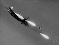 Войны (боевые действия) - Американский истребитель-бомбардировщик Р-47 