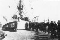 Корабли - Император Николай II обходит строй офицеров крейсера 