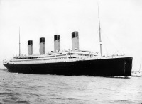 Корабли - «Титаник» выходит из Саутгемптона в первый и последний рейс 10 апреля 1912 года