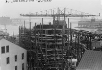 Вашингтон - The New York (BB-34) rises above her scaffolding at New York Naval Ship Yard sometime in 1912. США , Нью-Йорк (штат) , Нью-Йорк , Бруклин