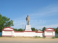 Линево - памятник В.И. Ленину в центре п. Линёво до середины 2016г