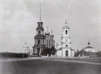 Рязань - Вид на Кремль и церковь Ильи Пророка.
