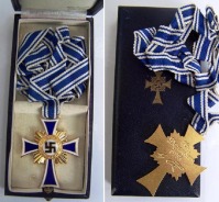 Медали, ордена, значки - Материнские награды нацистской Германии, а именно 