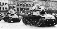 Военная техника - Легкие кавалерийские танки «Гочкис» H35 на предвоенном параде