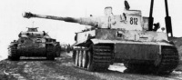 Военная техника - Танки дивизии СС «Рейх» на подступах к Харькову. «Тигр» возглавляет колонну средних танков Pz.III. Март 1943 года