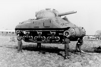 Военная техника - Надувной американский танк 