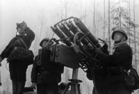 Военная техника - Пулеметный расчет лейтенанта Ф.А. Игнатьева на огневой позиции у счетверенного пулемета
