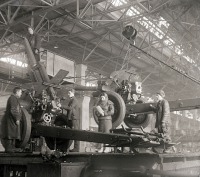 Военная техника - Сборка орудий в одном из цехов Н-ского артиллерийского завода