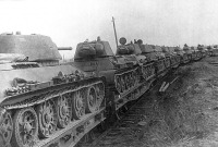 Военная техника - Эшелон с танками Т-34 отравляется с танкового завода №183