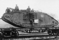 Военная техника - Захваченный немцами британский танк №I 36 Mark IV готовится к отправке в Германию