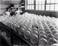Предметы быта - Испытание презервативов, 1935 год.