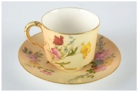 Предметы быта - Чашка с блюдцем для чая и кофе с розами, маками и незабудкой