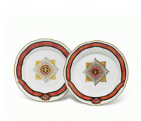 Предметы быта - Фарфоровые тарелки из сервиза Ордена Св.  Владимира