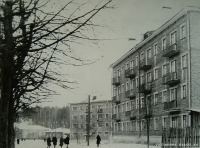 Южа - Южа. Ул. Арсеньевка. 4-х этажный дом, который справа, был построен в 1966 году.