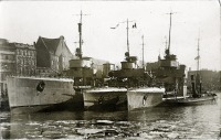Калининград - Калининград (до 1946 г. Кёнигсберг). Военные корабли на Преголе.