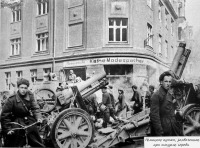 Калининград - Немецкие пушки, захваченные при штурме города Кёнигсберг 1945 год.