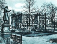 Калининград - Памятник Канту перед университетом.