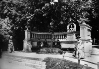 Калининград - Памятник Королеве Луизе в парке Королевы Луизы.