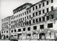 Калининград - Вид на разрушенное здание Штадтхауса, ранее здание Торгового двора Немецкой Восточной ярмарки на площади Победы, 1.