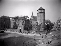Калининград - Кёнигсберг. Замковая площадь возле восточного крыла Королевского замка с главным входом и башней Haberturm (Овсяная башня).
