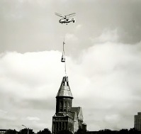 Калининград - Установка шпиля Кафедрального собора вертолётами Балтийского флота.