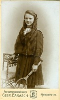 Калининград - Анна Пинес (год рождения - 1898) в юном возрасте в Кенигсберге.