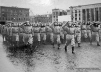 Калининград - Кёнигсберг.  Военный парад по случаю 28-й годовщины Великой Октябрьской социалистической революции. 7 ноября 1945 года.